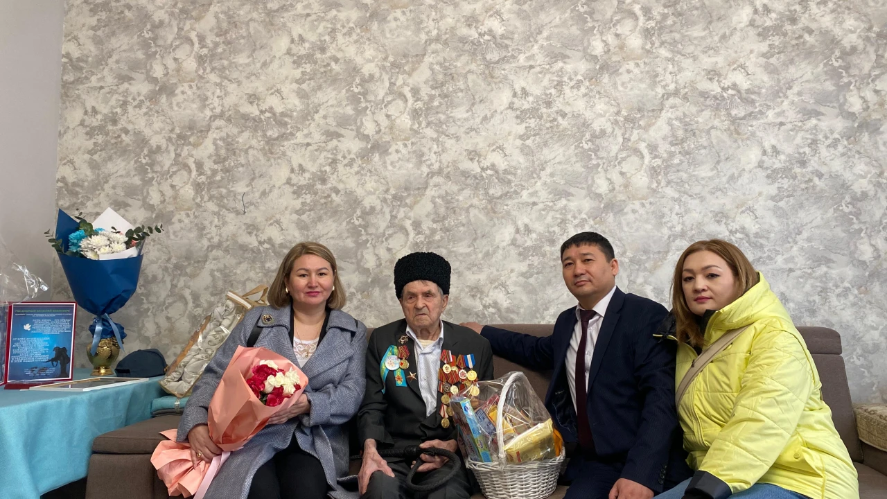 СОТРУДНИКИ «ALMATY RESORT» ПРОВЕДАЛИ ВЕТЕРАНОВ ВОЙНЫ 