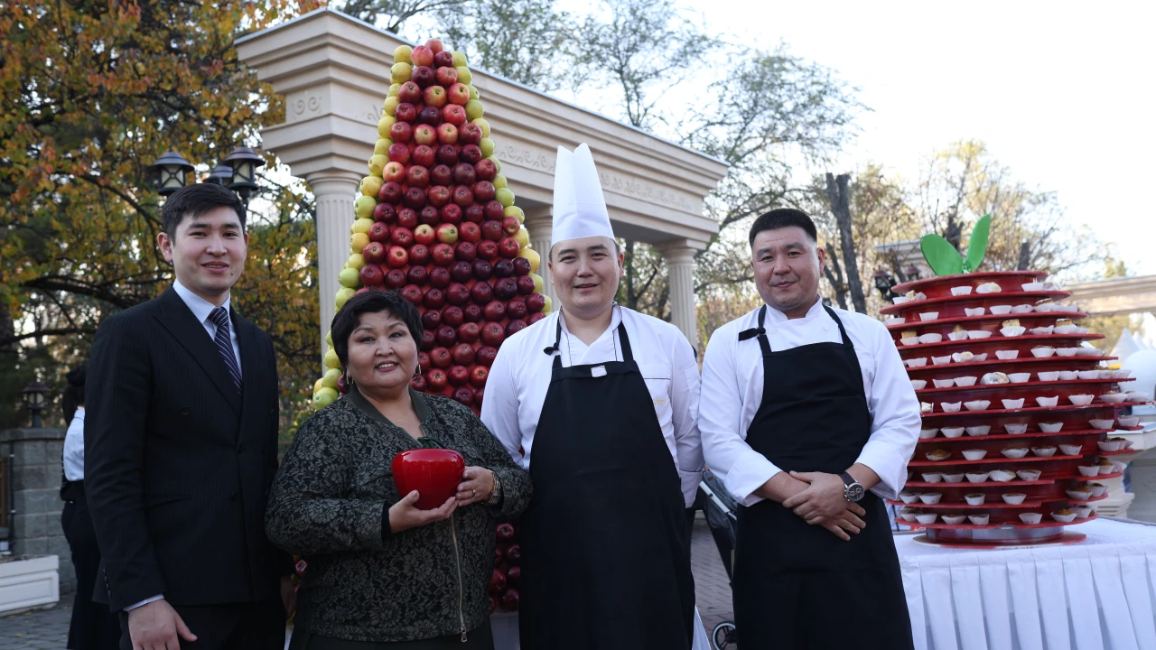 INTERNATIONAL APPLE DAY AT «ALMATY RESORT» 