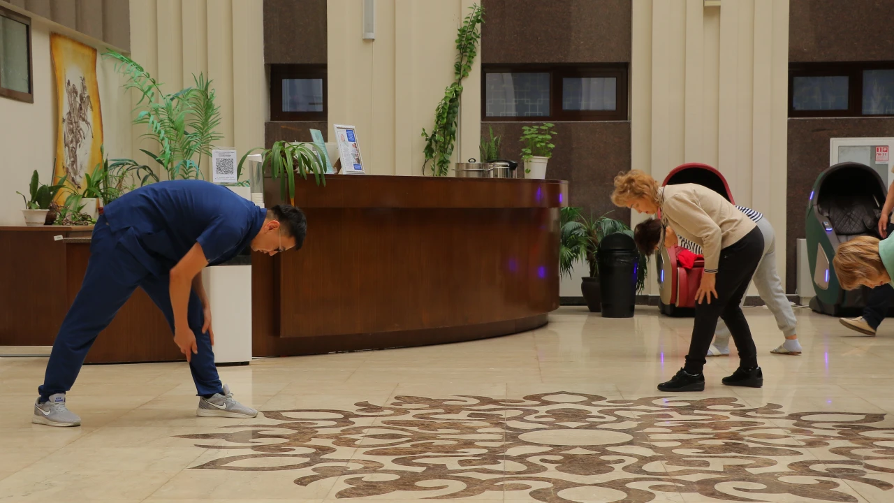 «Инсульттен кейін өмір аяқталмайды»: Almaty Resort реабилитолог-дәрігері қалыпқа келу жолдарын айтты