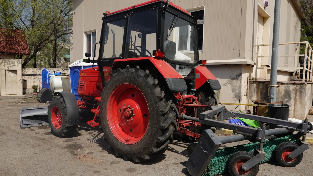 «Адал Азамат»: Жәнібек Сабыров  — автoшаруашылықтың тірегі 